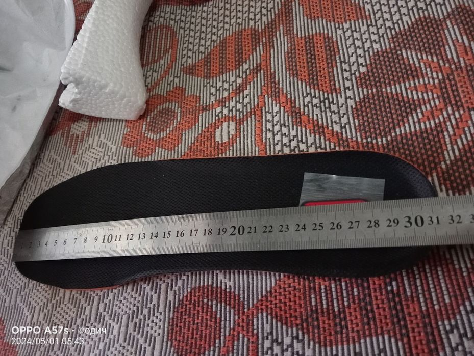 Продам кроссовки