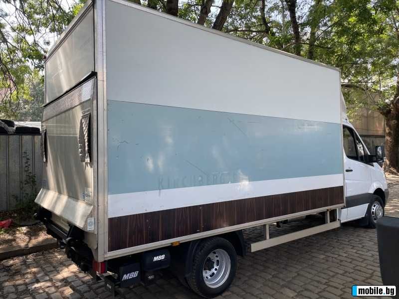 Транспорт превози на товари товарно такси