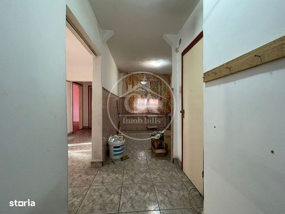 Apartament de vânzare cu 3 camere în zona Nufarul, Oradea