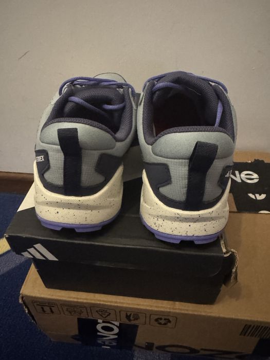 Обувки Adidas Terrex