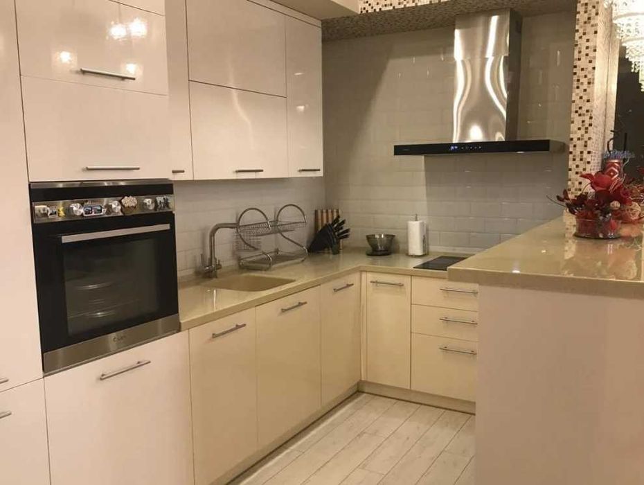 Дава се под наем Тристаен апартамент в Пловдив, Южен - 90 кв.м за 331.5 € - Снимка #2