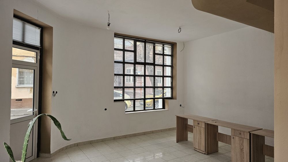 Дава се под наем Магазин в Враца, Подбалканска - 54 кв.м за 408 € - Снимка #5