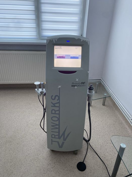 Vand echipament pentru cabinete de estetica