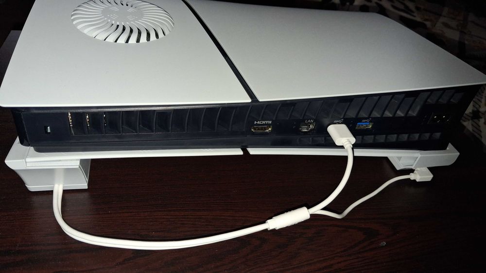 PS5 Slim + 5 игри