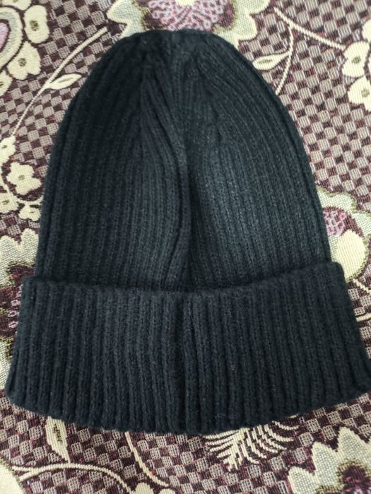 Продам зимние шапки