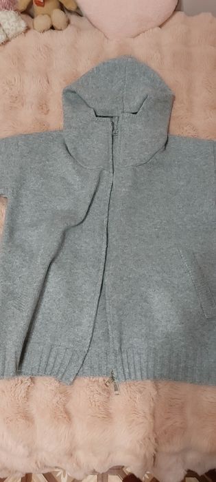 Продам серую  кофту