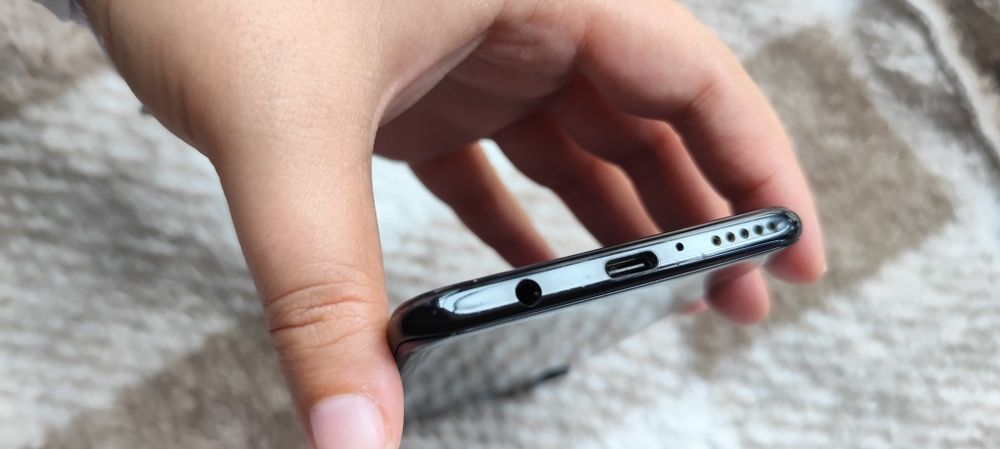 Телефони Huawei P30 Lite