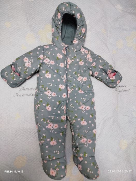 Продам детский зимний комбинезон для девочки