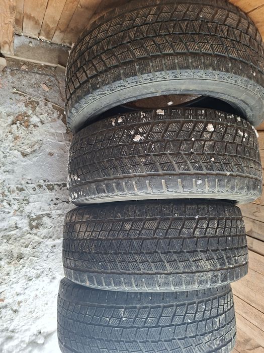 Продам шины. 235/45/18  китай