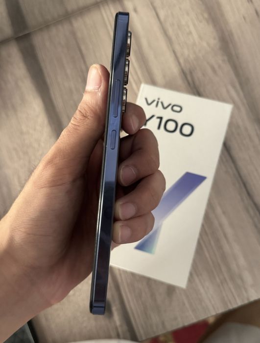 Срочно продам Vivo Y 100 8+8/256 идеал.