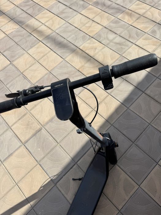 Vand trotineta electrica  in stare perfecta folosita foarte putin