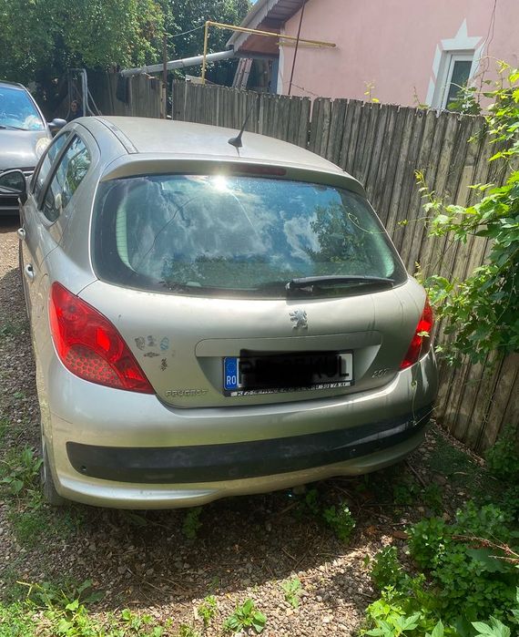 Peugeot 207 gri metalizat