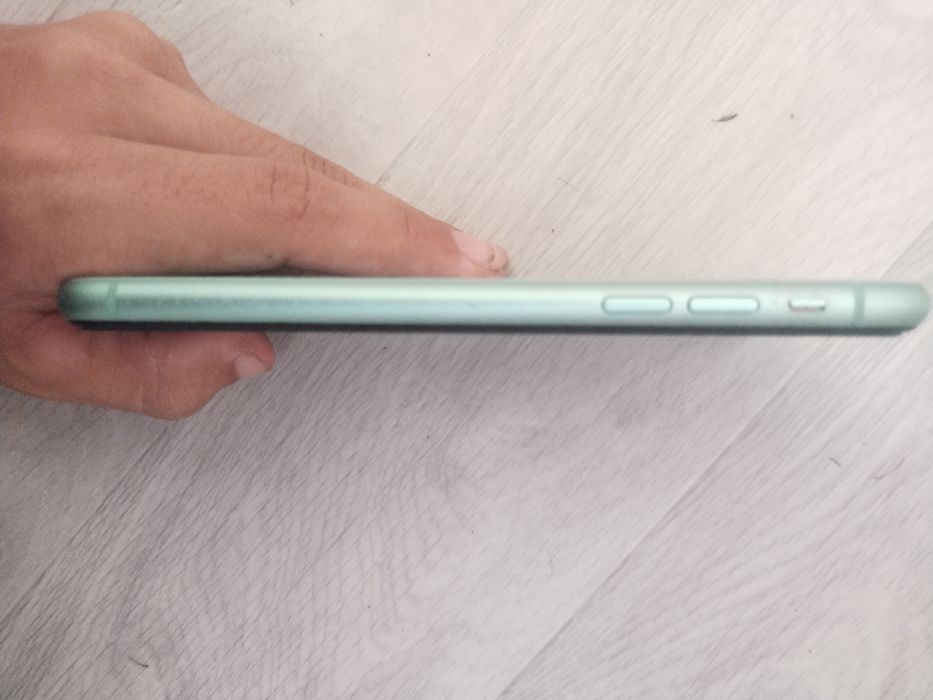 iPhone 11 Зеленый (Мятный)