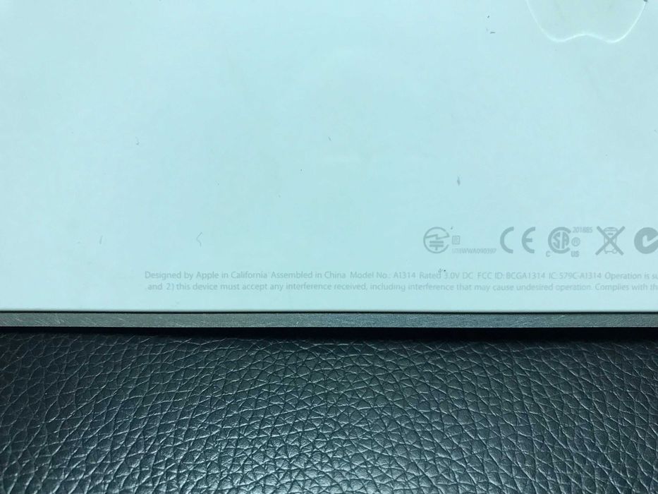 Комплект оригинални безжични клавиатури и мишки на Apple