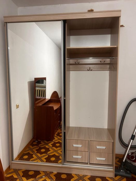 Шкаф-купе, состояние среднее