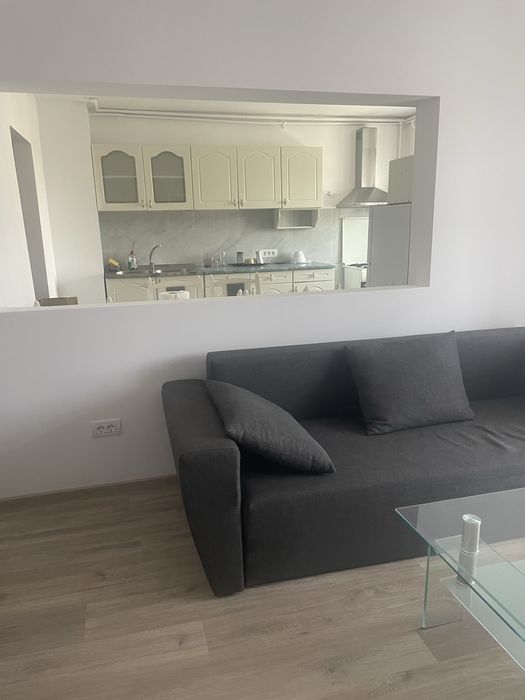 Inchiriez apartament