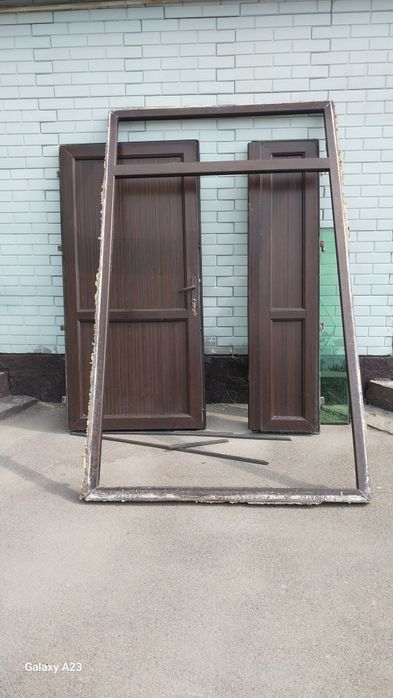 Продам дверь.пластиковая