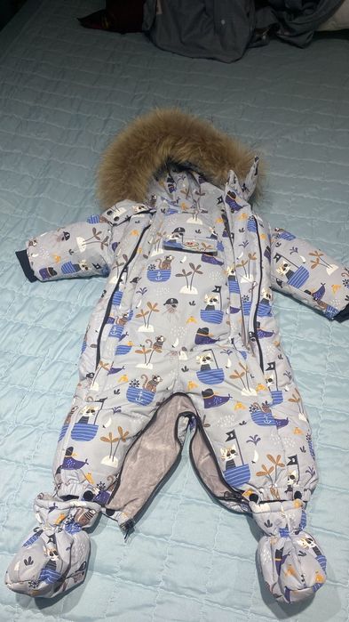 Продам зимний комбинезон 80 размер