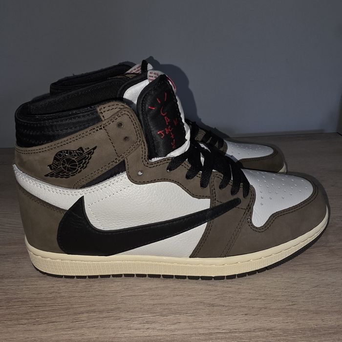 Jordan 1 Travis Scott Mocha