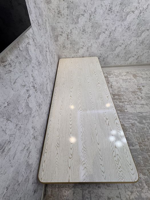 Stol va xontaxta sotiladi