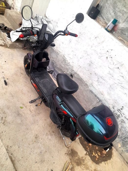 Скутер електрони  удар