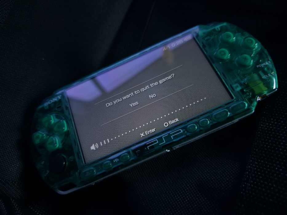 Psp modat cu carcasa noua si baterie noua