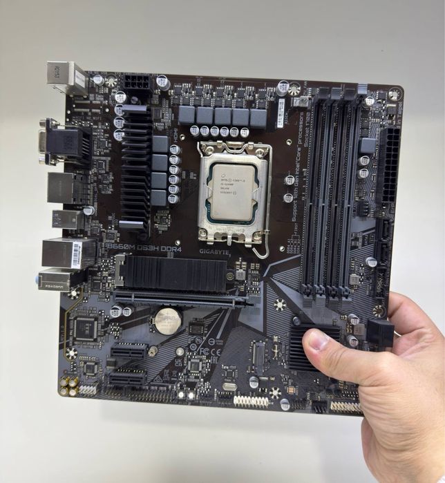 Gigabyte B660M DS3H D4 Core i5-12400F