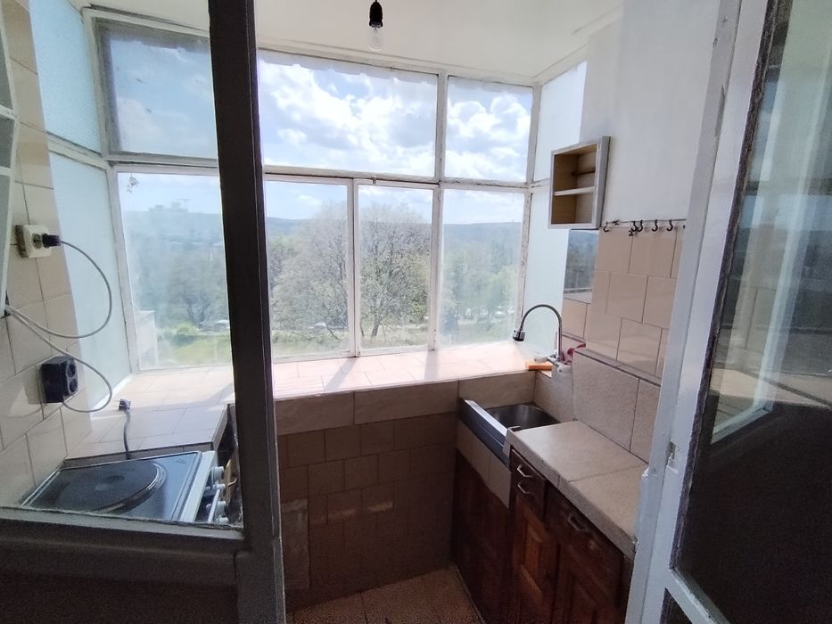 Дава се под наем Двустаен апартамент в Варна, Погреби - 45 кв.м за 250 € - Снимка #4