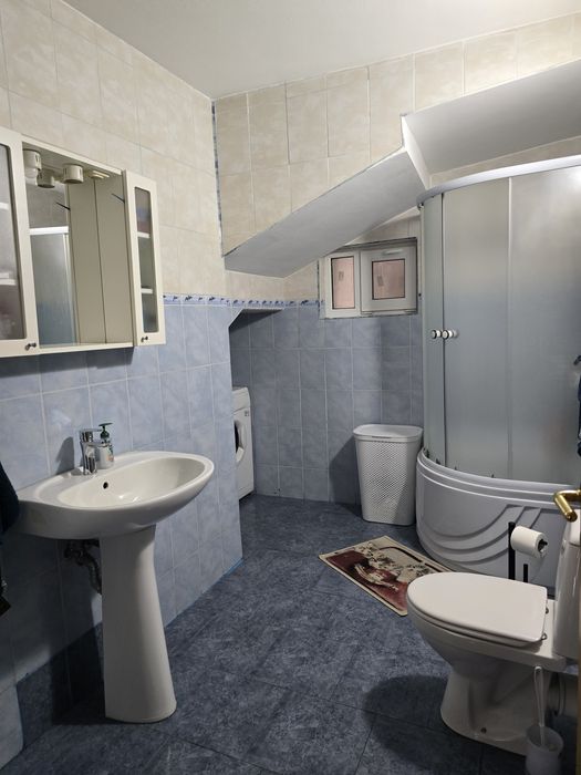 Închiriez casă P +M