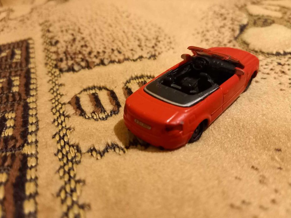 Masinuta macheta Audi A4 Cabrio incompleta