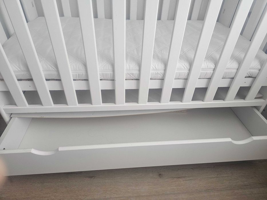 Бебешко/детско бяло легло