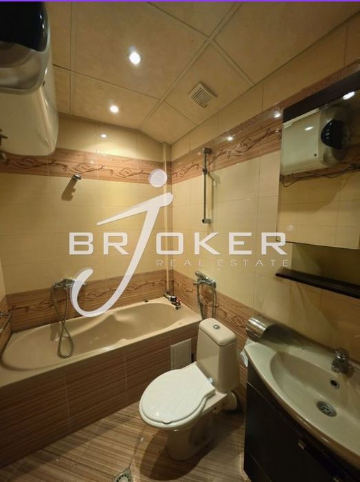 Продава се Тристаен апартамент в Кърджали, Център - 117 кв.м за 1240 €/кв.м - Снимка #6