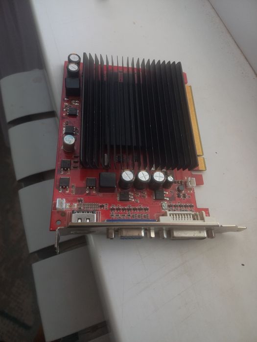 Видеокарта және Жесткий дискілер