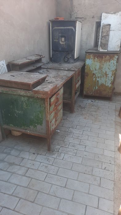 Слесарные столы 3 штуки