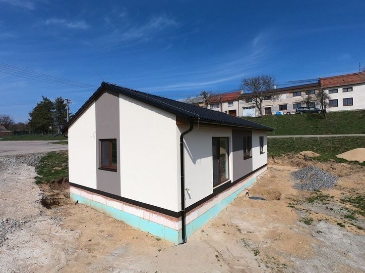 Vand case pe structura metalic  – Izolatie premium