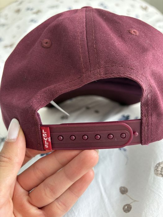 Нова Levi’s шапка