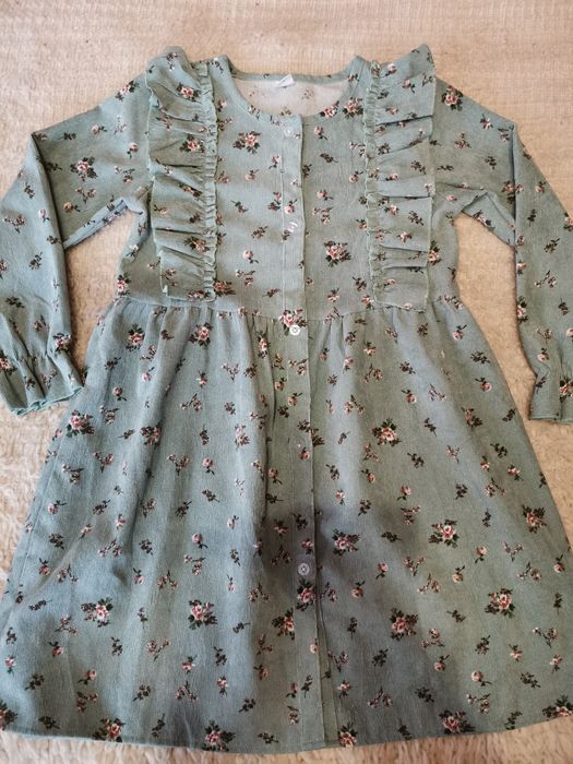 Детски рокли с дълъг ръкав