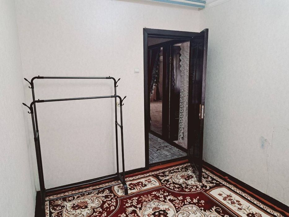 Yunusobod Shaxriston metro yonida