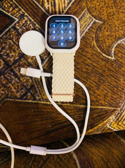 Apple Watch SE2. В отлично състояние без следи € 130