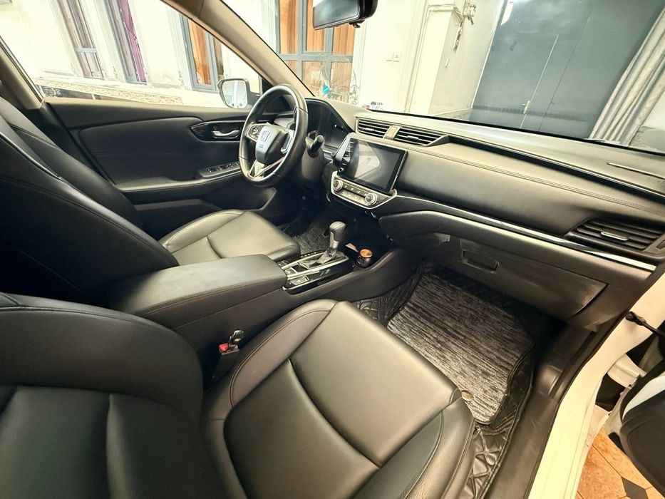 Honda crider 2023 idealni holatda 1 qo'l minilgan