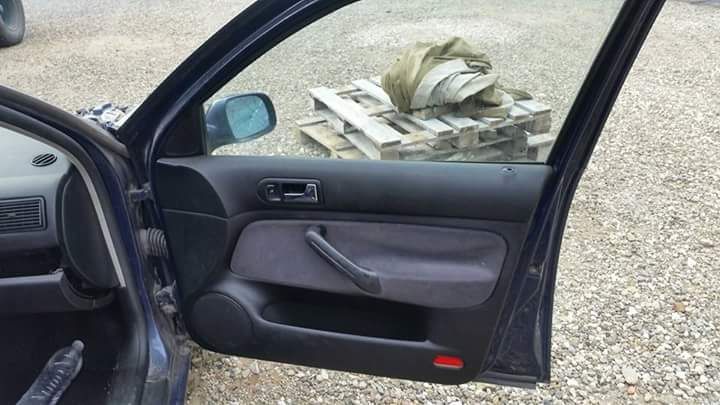 Голф 4 //2 броя на части 1.6 бензин и 1.9 AHF дизел