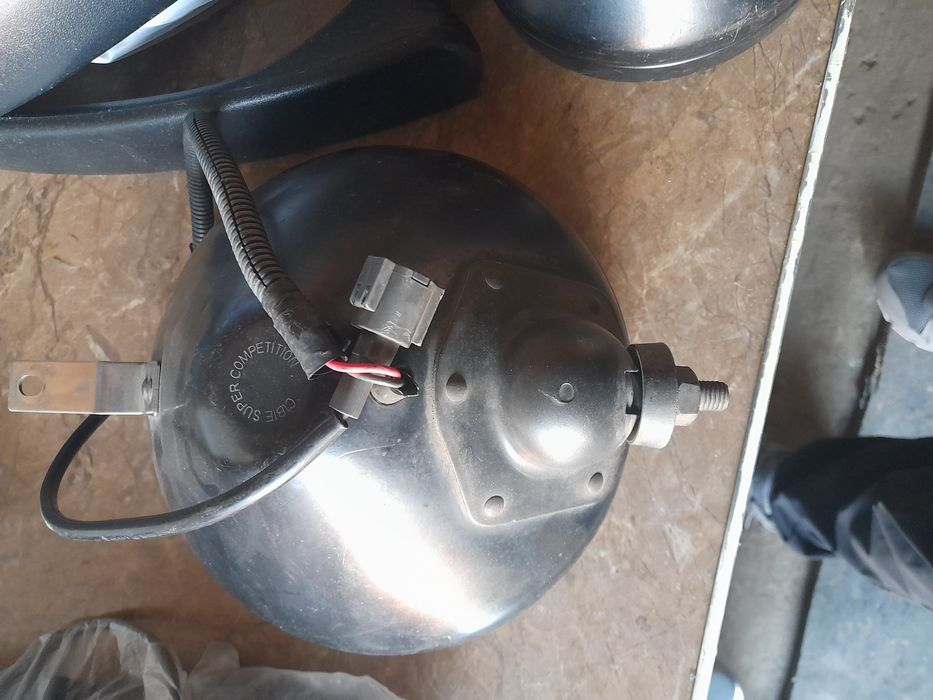 Продам противотуманку и фару