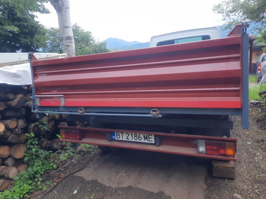 Товарен автомобил Ивеко