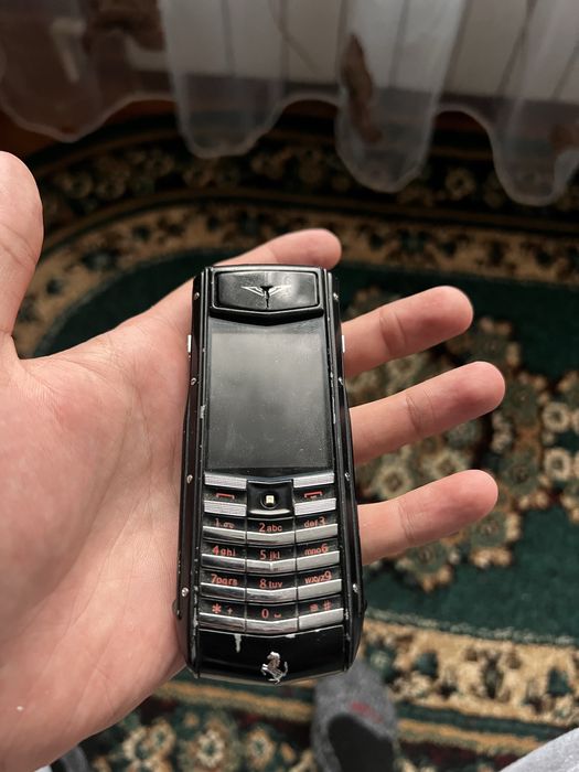 Продам телефон Vertu