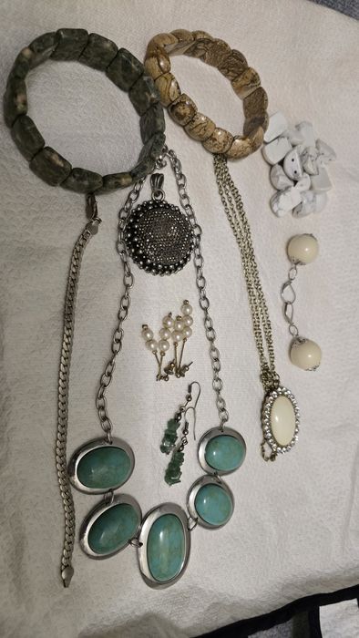 Loturi diverse bijuterii gablonturi