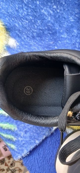 Продам красовки женские