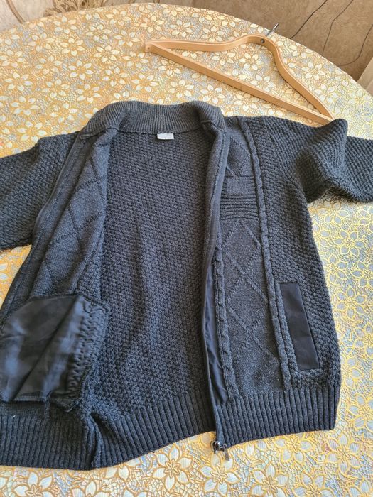 Продам шерстяную кофту