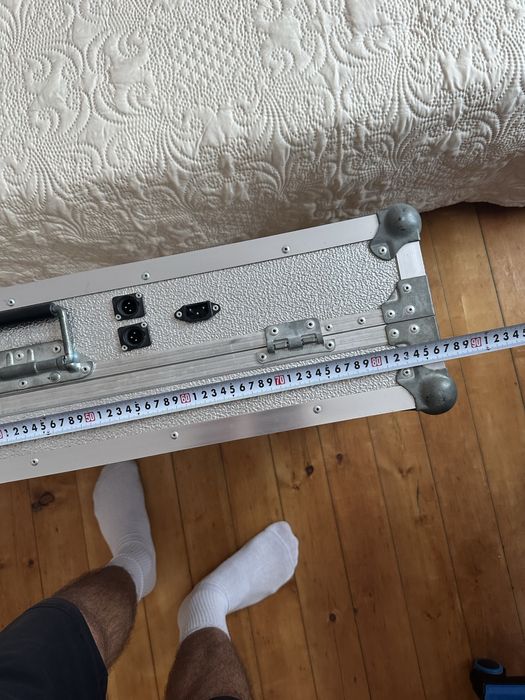 Твърд кейс за конзола в отлично състояние