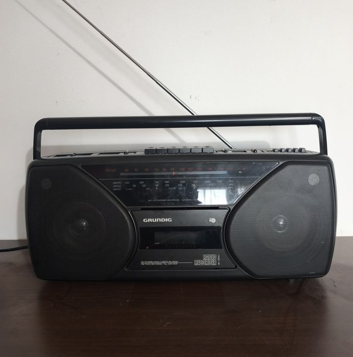 Радио касетофон Grundig