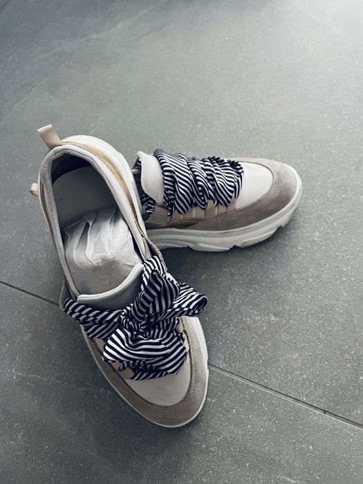 Tenesi liu jo tommy hilfiger